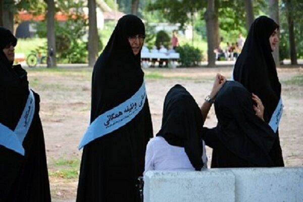 روزنامه همشهری: پلیس، خانمهای معتقد به حجاب را با دوربین سراغ برهنه ها و هرزه ها بفرستد