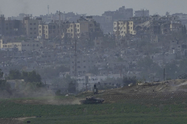 اسرائیل اطراف ۲بیمارستان‌ در غزه را مورد هدف قرار داد / تانک‌های اسرائیلی به حاشیه شهر غزه رسیدند