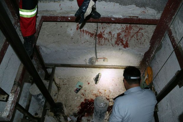 سقوط مرد ۶۰ ساله در چاهک آسانسور در اصفهان