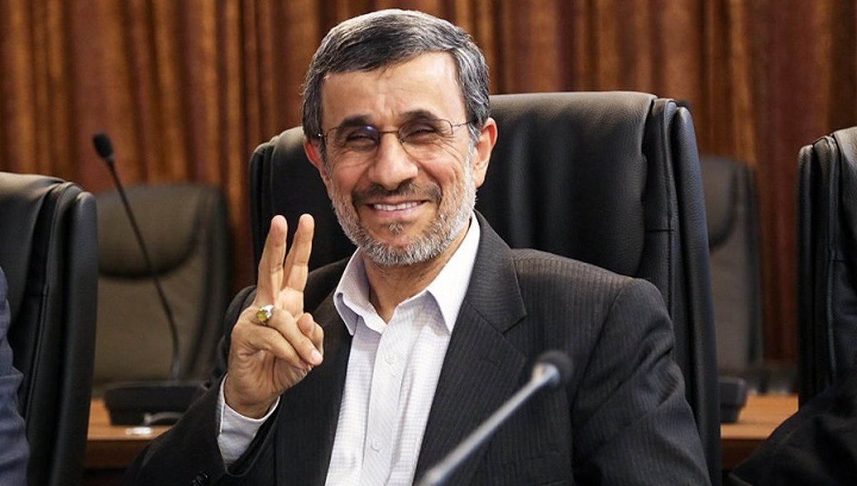 سایت اصولگرا: سکوت احمدی‌نژاد، تاکتیک انتخاباتی است