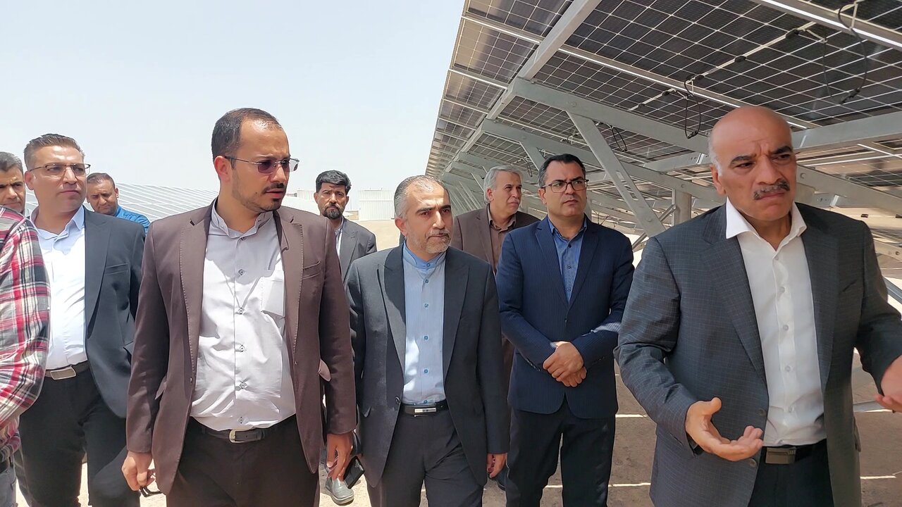 افتتاح نیروگاه خورشیدی یک مگاواتی در نایین