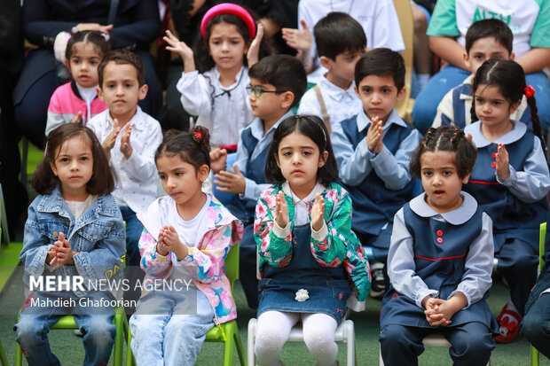 زنگ غنچه‌ها در اصفهان نواخته شد/ ورود۷۰هزار نوآموز به کودکستان‌ها