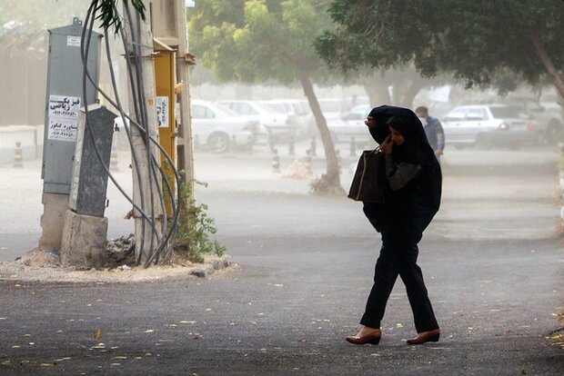 باد شدید با سرعت ۸۳ کیلومتر بر ساعت اصفهان را درنوردید