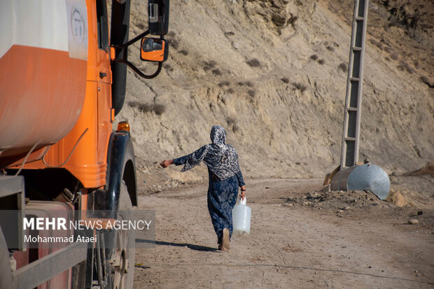 آب شرب ۳۳۰ روستای اصفهان با تانکر تامین می‌شود؛ لزوم تسریع در اجرای طرح‌های آبرسانی