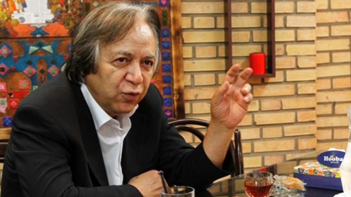 اقتصاددان: ریزش قیمت دلار هیجانی است؛ باید منتظر شنبه آینده بود