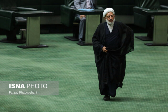 انتقاد آقاتهرانی از ابلاغ نشدن قانون عفاف و حجاب