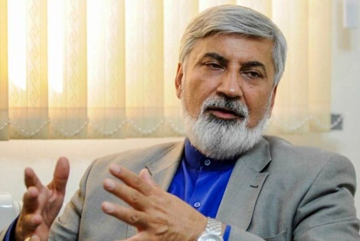 فعال اصولگرا: وزیر راه با سوءمدیریت‌ها برخورد می‌کند یا فقط نمایش می‌دهد؟