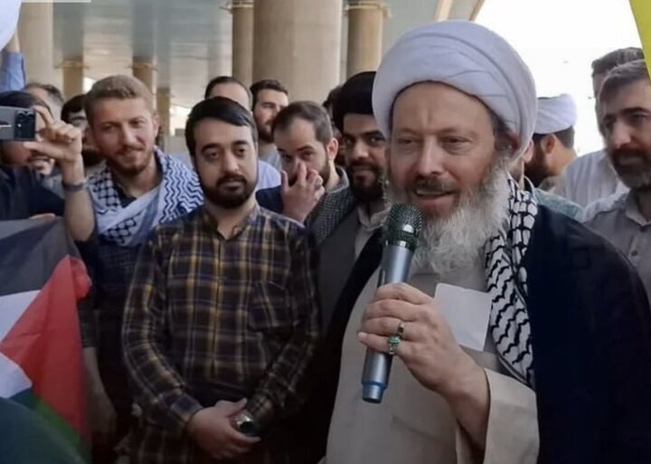روزنامه اصولگرا: اظهارات قاسمیان مخالف بیانات صریح رهبر انقلاب در دیدار اخیر با مسئولان حج بود/ به این کارها انقلابی گری نمی گویند