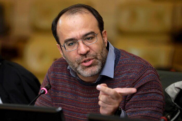 مدیریت نادرست موجب نابودی زمین‌های پایین دست زاینده رود شده است