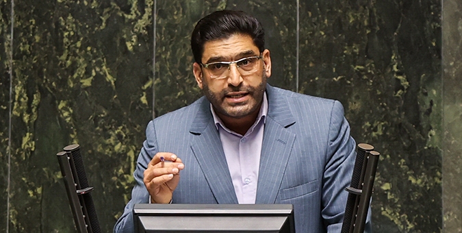 آذری، نماینده مجلس: لایحه «مقابله با انتشار محتوای خبری خلاف واقع در فضای مجازی» به شدت تورم رفتار کیفری ایجاد می‌کند
