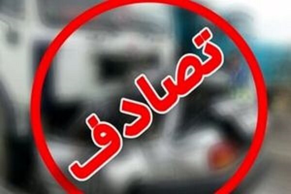 واژگونی پژو ۴۰۵ در اتوبان کاشان-قم ۴ مصدوم داشت