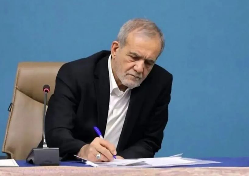 روزنامه جوان، پزشکیان را با احمدی‌نژاد مقایسه کرد!