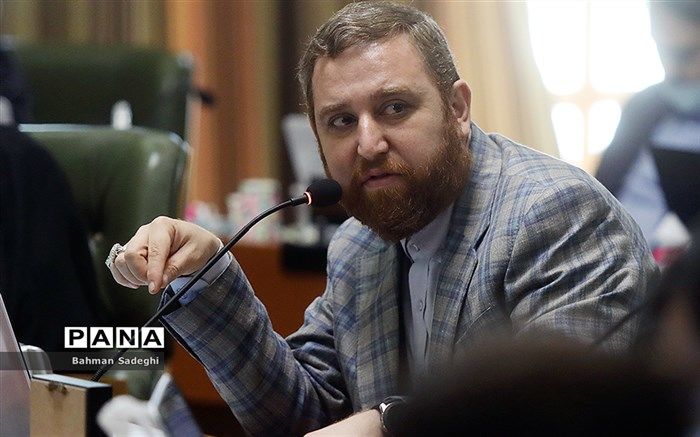 عضو شورای شهر تهران: چرا دولت برای جبران خسارات جنگ، زمین رایگان خارج از شهر نمی‌دهد؟