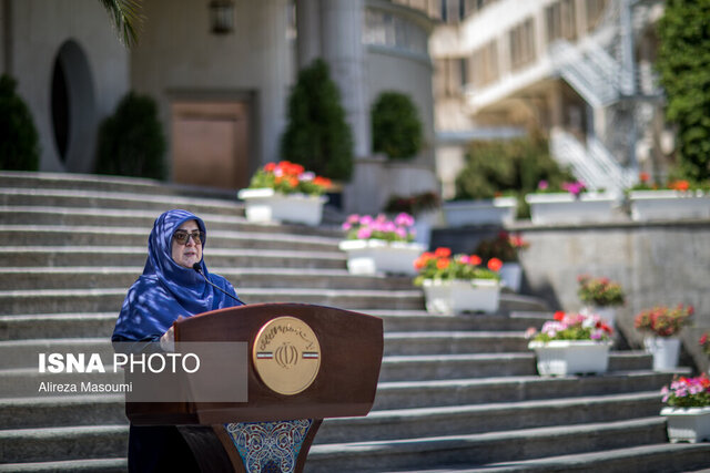 مهاجرانی: ساعات کاری ادارات تا پایان شهریور بدون تغییر است