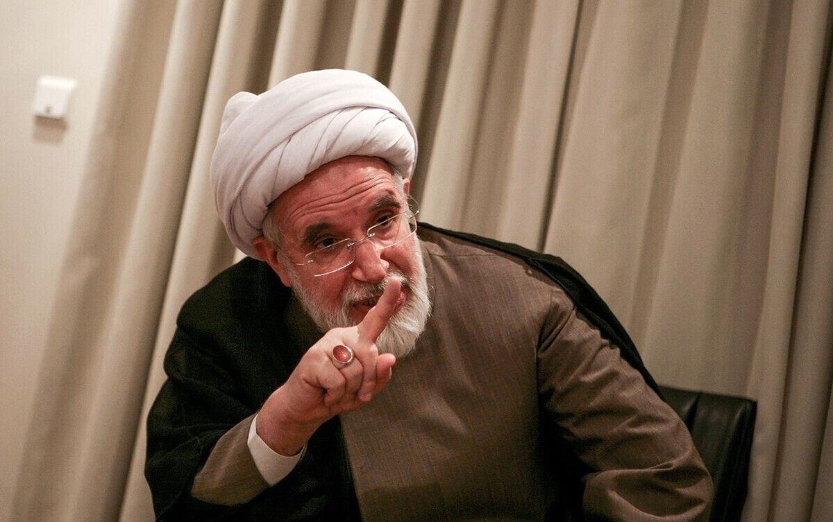 واکنش تند روزنامه کیهان به سخنان مهدی کروبی/ چشم بر واقعیت‌ها بسته‌اند و نسخه مذاکره مستقیم می‌پیچند