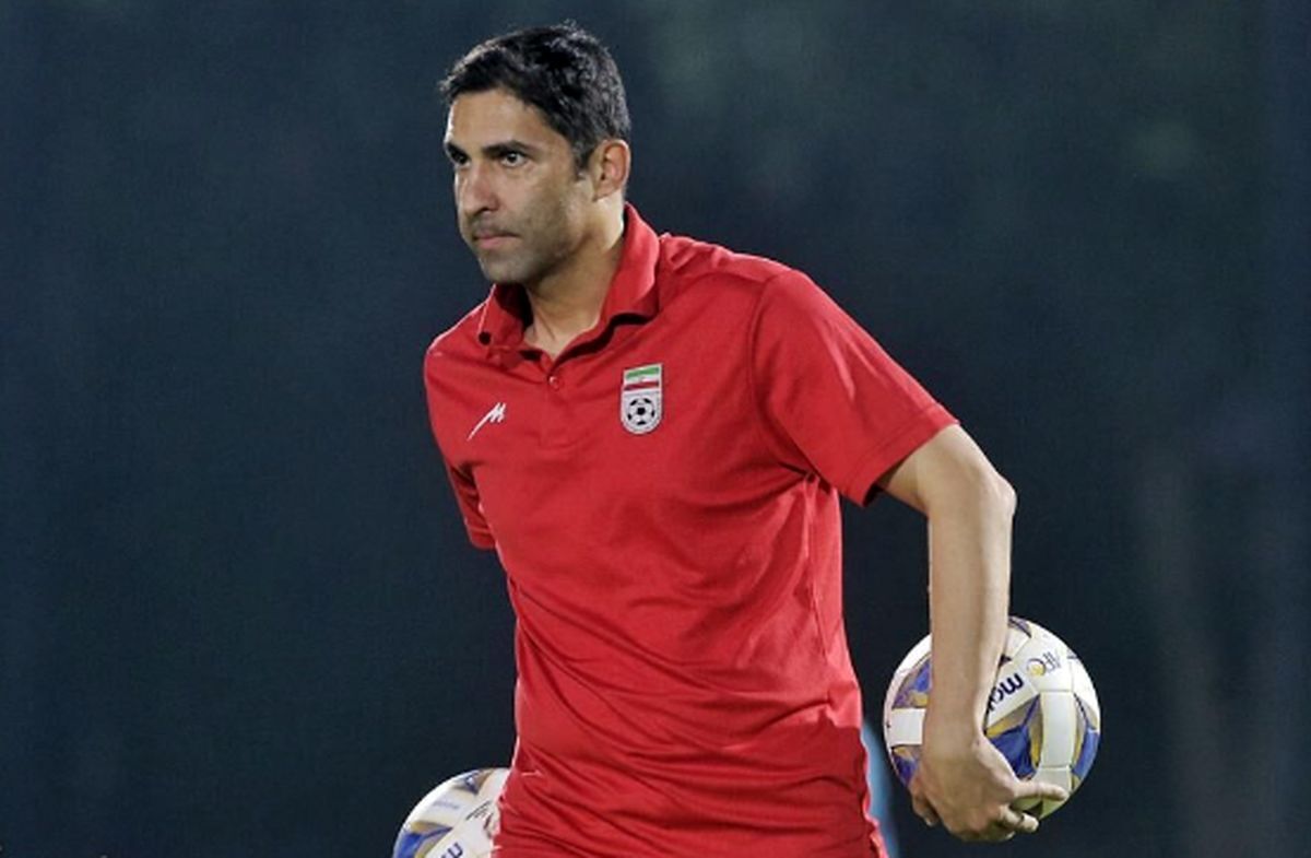 خروجی جلسه هیئت مدیره پرسپولیس با هاشمیان؛ «وحید» فعلاً‌ تا بازی مقابل ذوب‌آهن ماندنی است