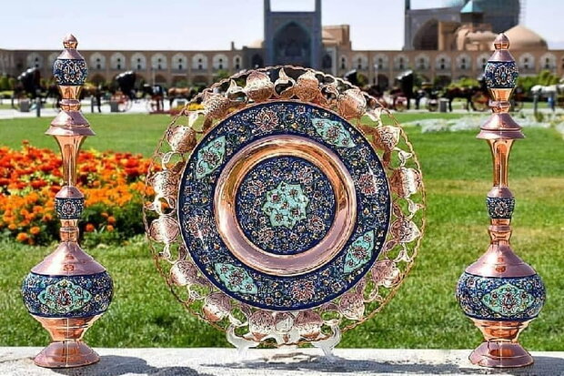 تاج: صنایع‌دستی اصفهان در خودتحریمی داخلی گرفتار شده است