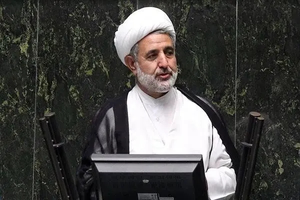 ذوالنوری نماینده مجلس: نباید برای به دست آوردن دل تعدادی بی حجاب، متهتک و هنجارشکن، مومنین را از دست داد