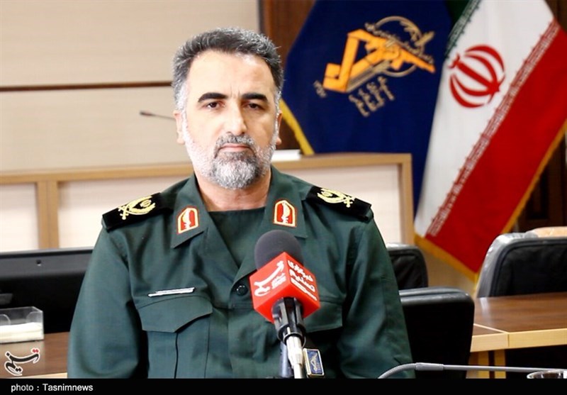معاون اجرایی سپاه: همه ما وظیفه داریم از ولی فقیه دفاع کنیم