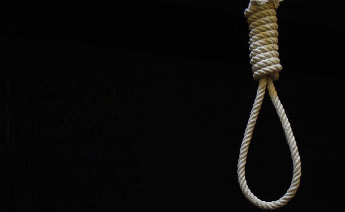 حکم اعدام یک متجاوز در ملاءعام در بسطام اجرا شد
