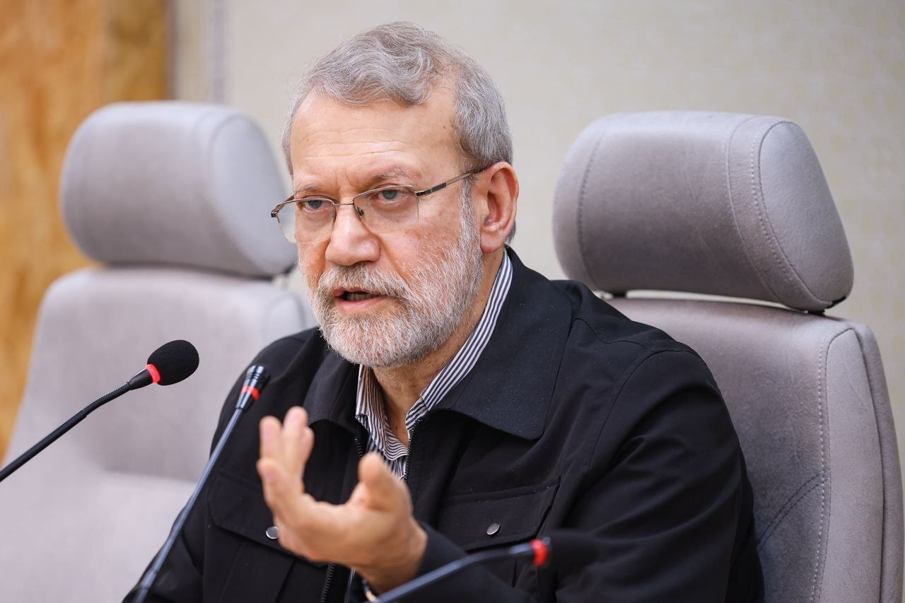 لاریجانی درباره مذاکرات هسته‌ای و احتمال دیدار تهران و واشنگتن: ما مذاکرات واقعی را قبول داریم، نه مذاکرات تصنعی / مذاکرات باید پایه‌های واقعی داشته باشند و نتیجه از قبل اعلام نشود