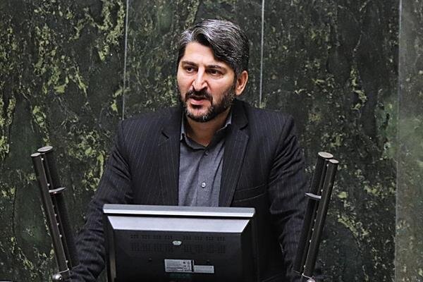 نماینده مجلس: ۱۵ هزار پزشک به جای طبابت وارد حوزه ساخت و ساز، طلا و زیبایی شده‌اند