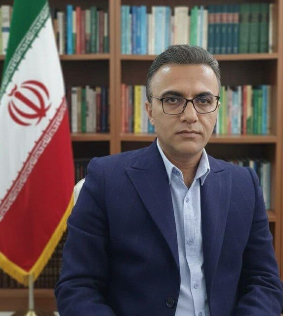 مهدی مکارمی قائم مقام معاون اقتصادی استاندار خوزستان شد/ رضا عبیات مدیرکل اقتصادی استانداری شد