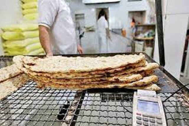 ترک فعل در دولتی‌سازی آرد کامل اصفهان؛فروش نان کامل تا ۱۰ هزار تومان