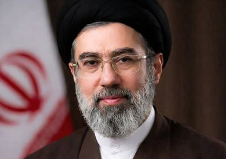 بیعت مدیر کل اداره اوقاف وامور خیریه استان اصفهان با رهبر معظم انقلاب