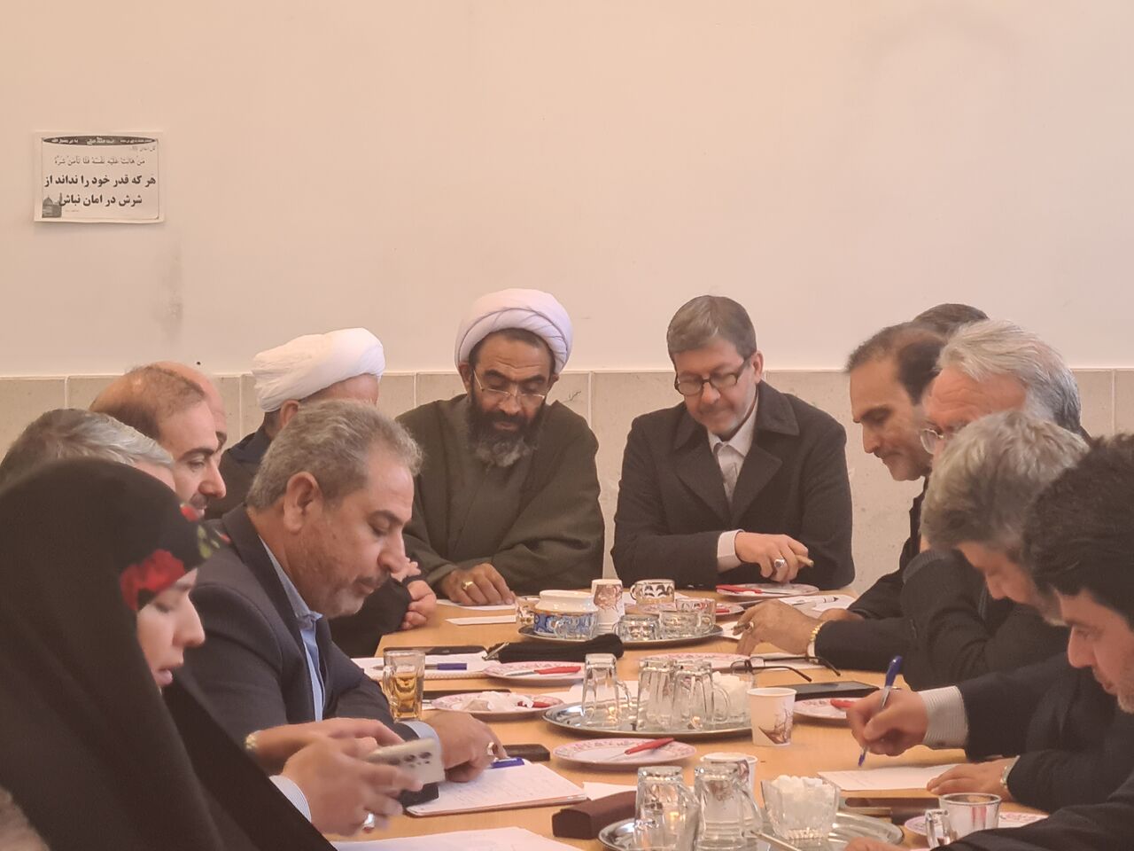استاندار اصفهان: بازسازی شهرستان‌های آسیب‌دیده با پیوست عدالت انجام می‌شود