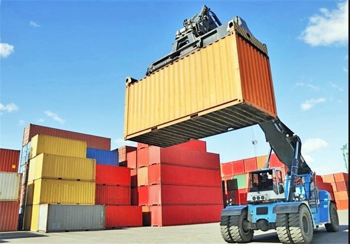 ۹۵ میلیون دلار کالا از گمرکات اصفهان طی ۴۰ روز جنگ صادر شد