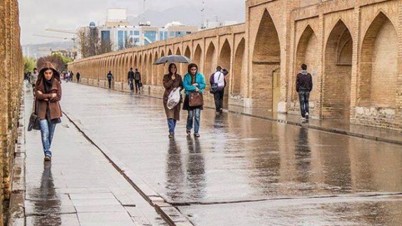 ثبت ۱۱ روز هوای پاک در اصفهان؛ اقلیم و کاهش ترددها عامل بهبود هواست‌