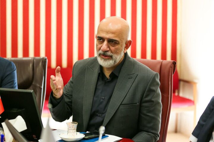 خسروی: محدودیت ۸۵ درصدی برق نفس صنعت اصفهان را می‌بُرد