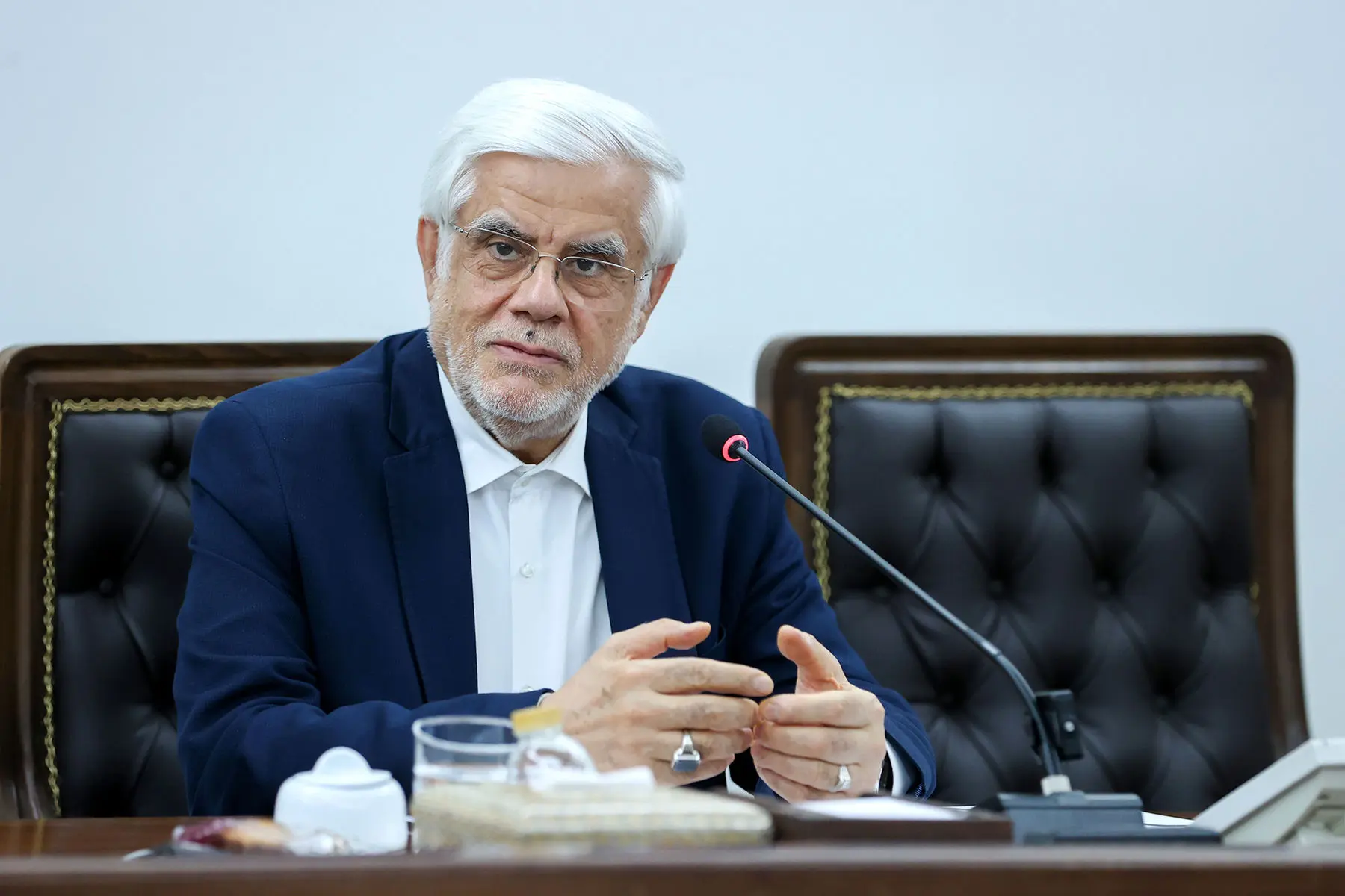 مَحمدرضا عارف: نمی‌شود شعار کمک به مردم سر دهیم ولی اینترنت را بر روی آنها ببندیم