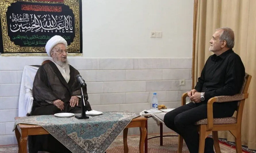 آیت‌الله مکارم‌شیرازی در دیدار با رئیس‌جمهور: هر قدر فاصله میان دولت و رهبری کمتر باشد بهتر است