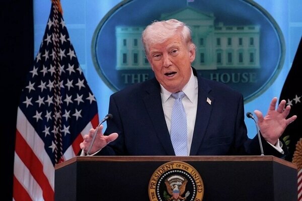 آتلانتیک: ترامپ پیش از انتخابات میان‌دوره‌ای دستور حمله به ایران را صادر می‌کند