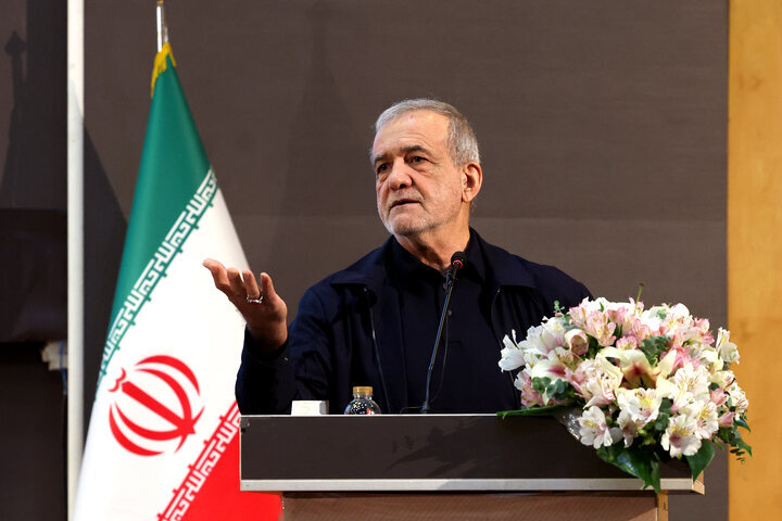 پزشکیان: گرانی‌های فعلی طبیعی است/ درآمد کاهش یافته و نمی‌توانیم نفت بفروشیم