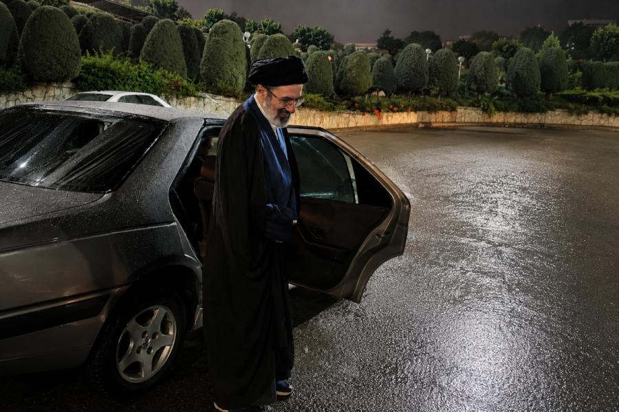 رهبر جدید سه فرزند ۱۸ ساله، ۱۴ ساله و ۸ ساله دارند
